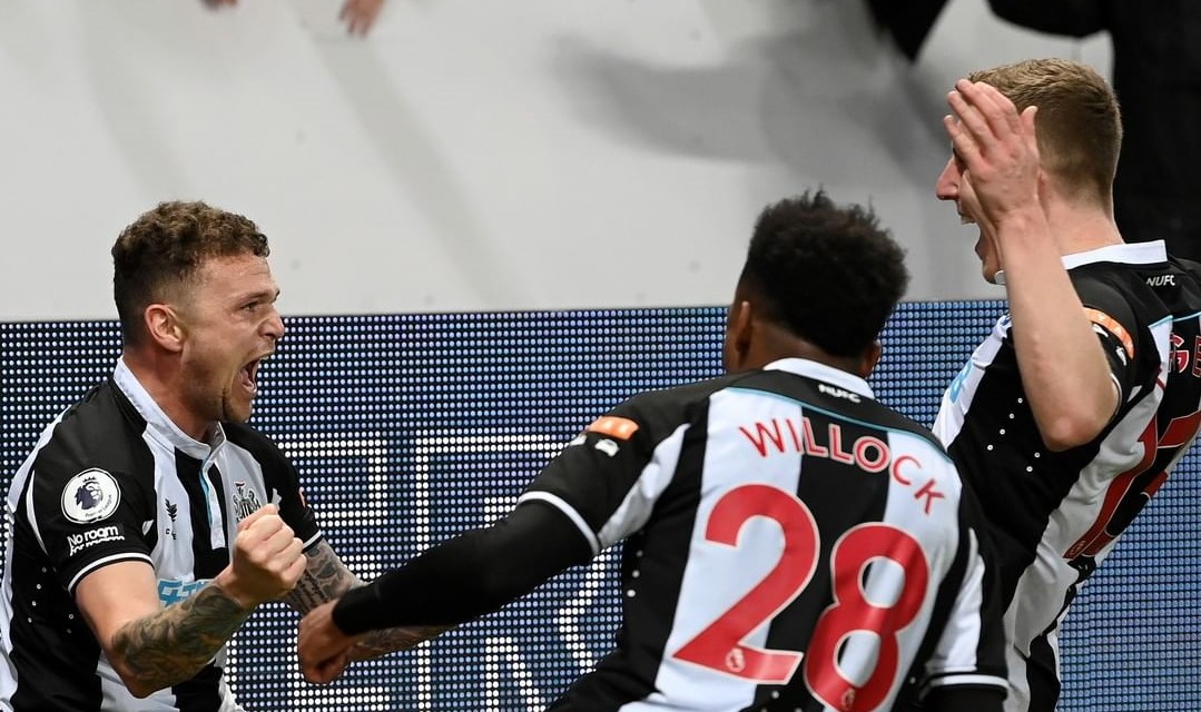 Kieran Trippier anotó un golazo de tiro libre en la victoria de Newcastle ante un complicado Everton