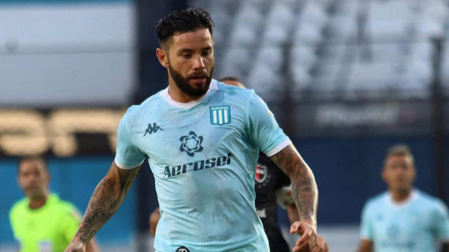 Eugenio Mena extendió su vínculo con Racing de Avellaneda por una temporada