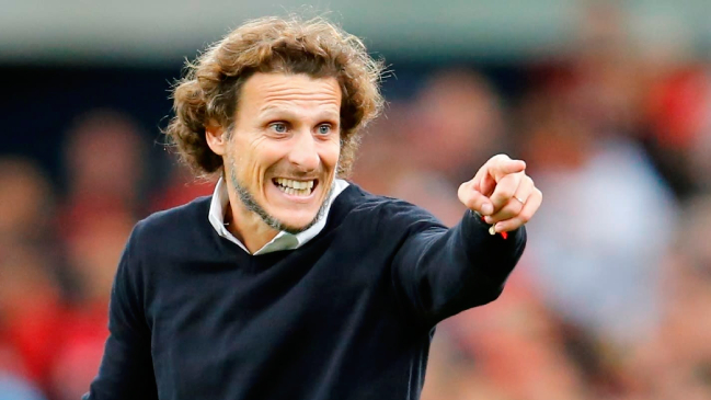Diego Forlán dejará el retiro para jugar en liga universitaria de Uruguay