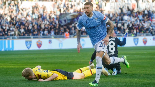 Bologna y Gary Medel sufieron dura caída como visita ante Lazio