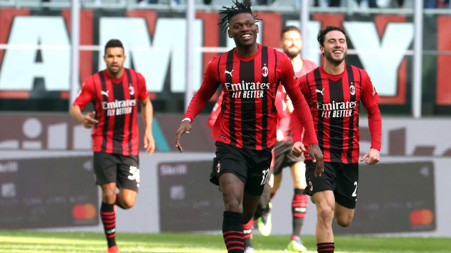Milan se impuso ajustadamente a Sampdoria y le arrebató el liderato a Inter