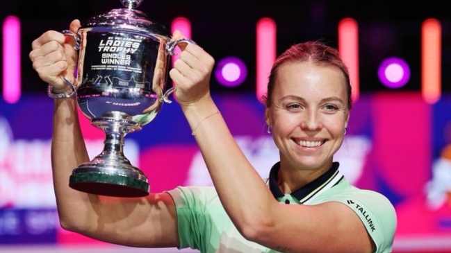 Annet Kontaveit reaccionó a tiempo para alzarse en el WTA de San Petersburgo
