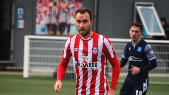 Christian Eriksen volvió al fútbol con una asistencia en su debut por Brentford