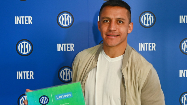 Alexis recibió su premio al “mejor jugador del mes” en Inter de Milán