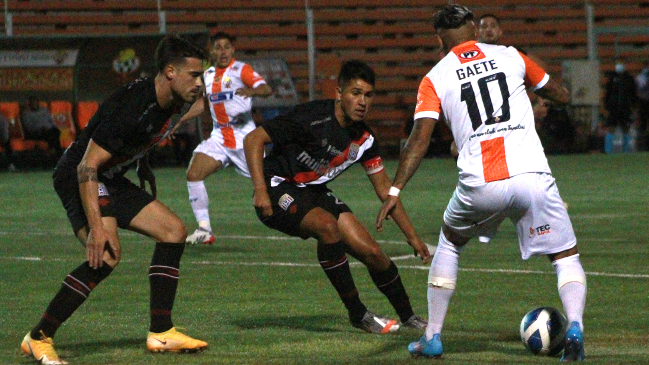 Curicó Unido se sumó a los punteros del Campeonato tras sufrida victoria ante Cobresal