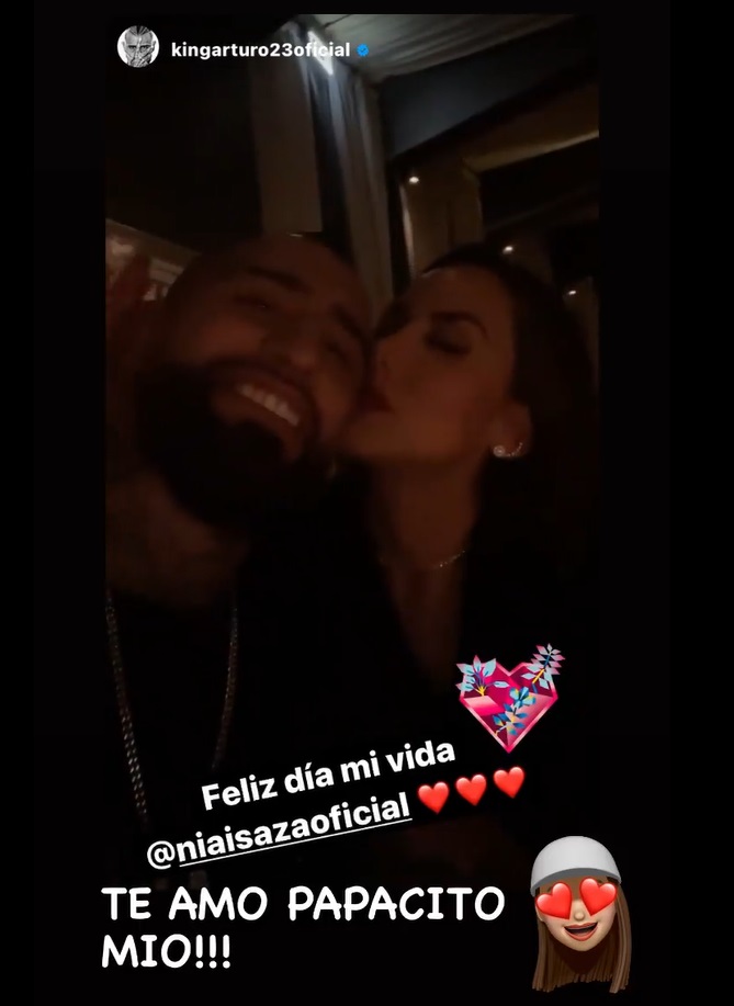Un romántico Arturo Vidal celebró el Día del Amor con Sonia Isaza