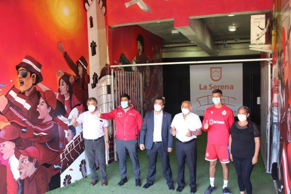 Se inauguró un mural en el Estadio La Portada con participación ciudadana