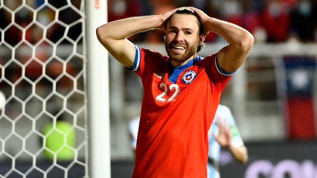 ¿Qué tal? Hicieron una estatua de madera de Ben Brereton en Penco