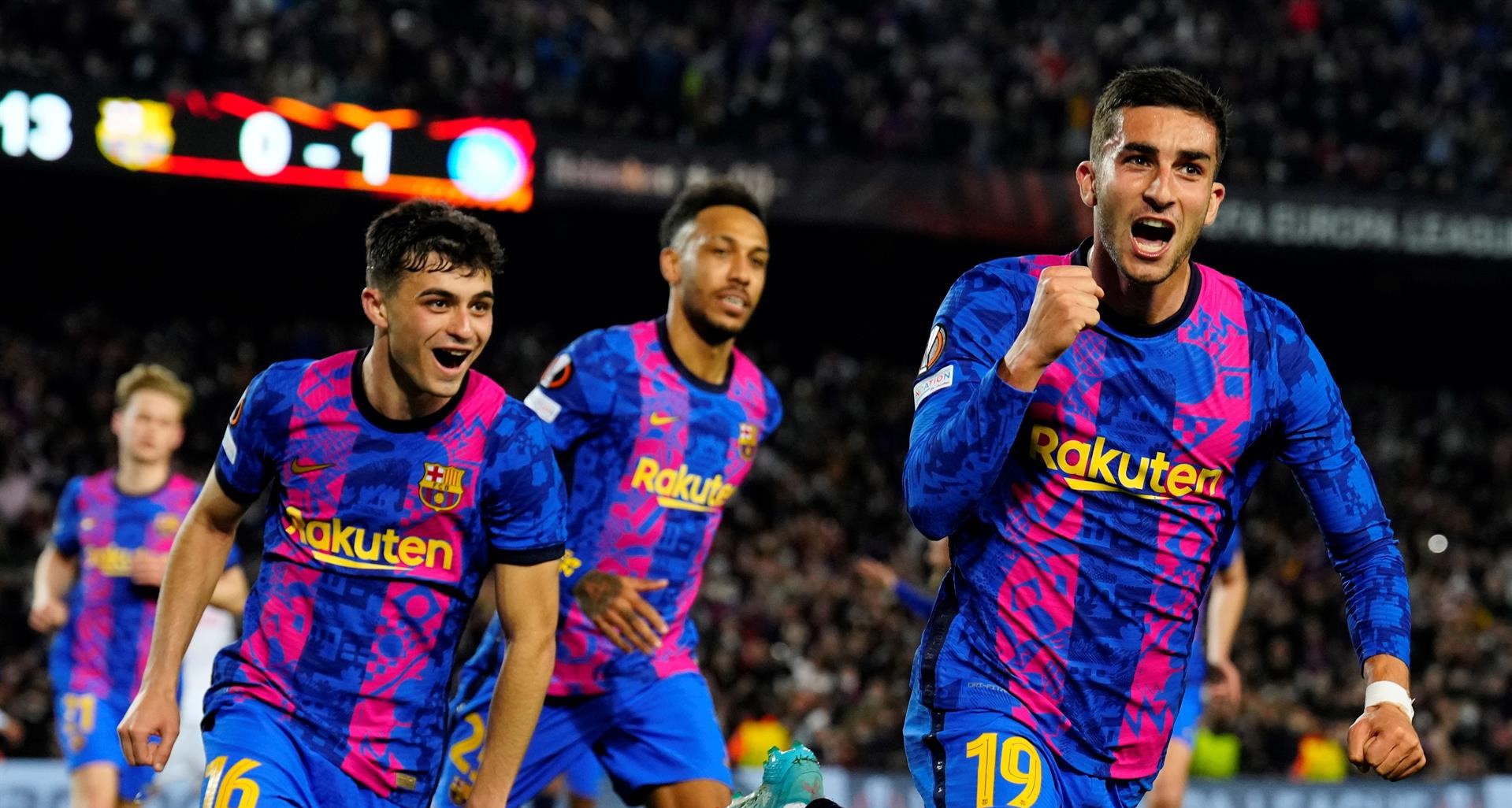 Barcelona salvó el empate ante Napoli en la Europa League con un polémico penal
