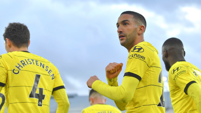 Un agónico gol de Hakim Ziyech le dio el triunfo a Chelsea sobre Crystal Palace por la Premier
