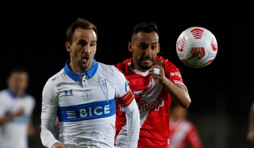 U. Católica y Curicó Unido se jugarán la opción de seguir en la cima del Campeonato Nacional