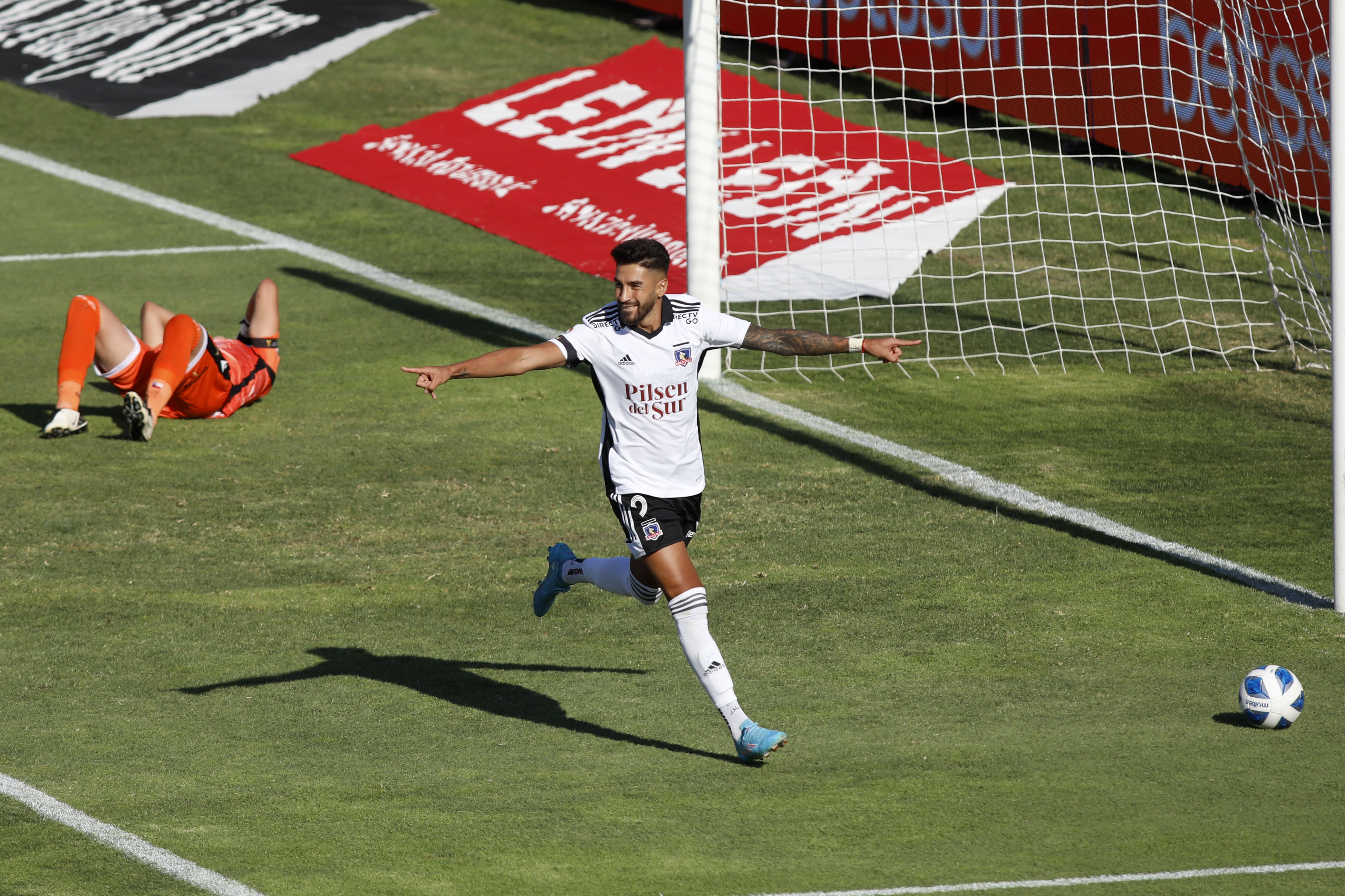 Colo Colo tomó ventaja ante Audax Italiano con un penal de Juan Martín Lucero