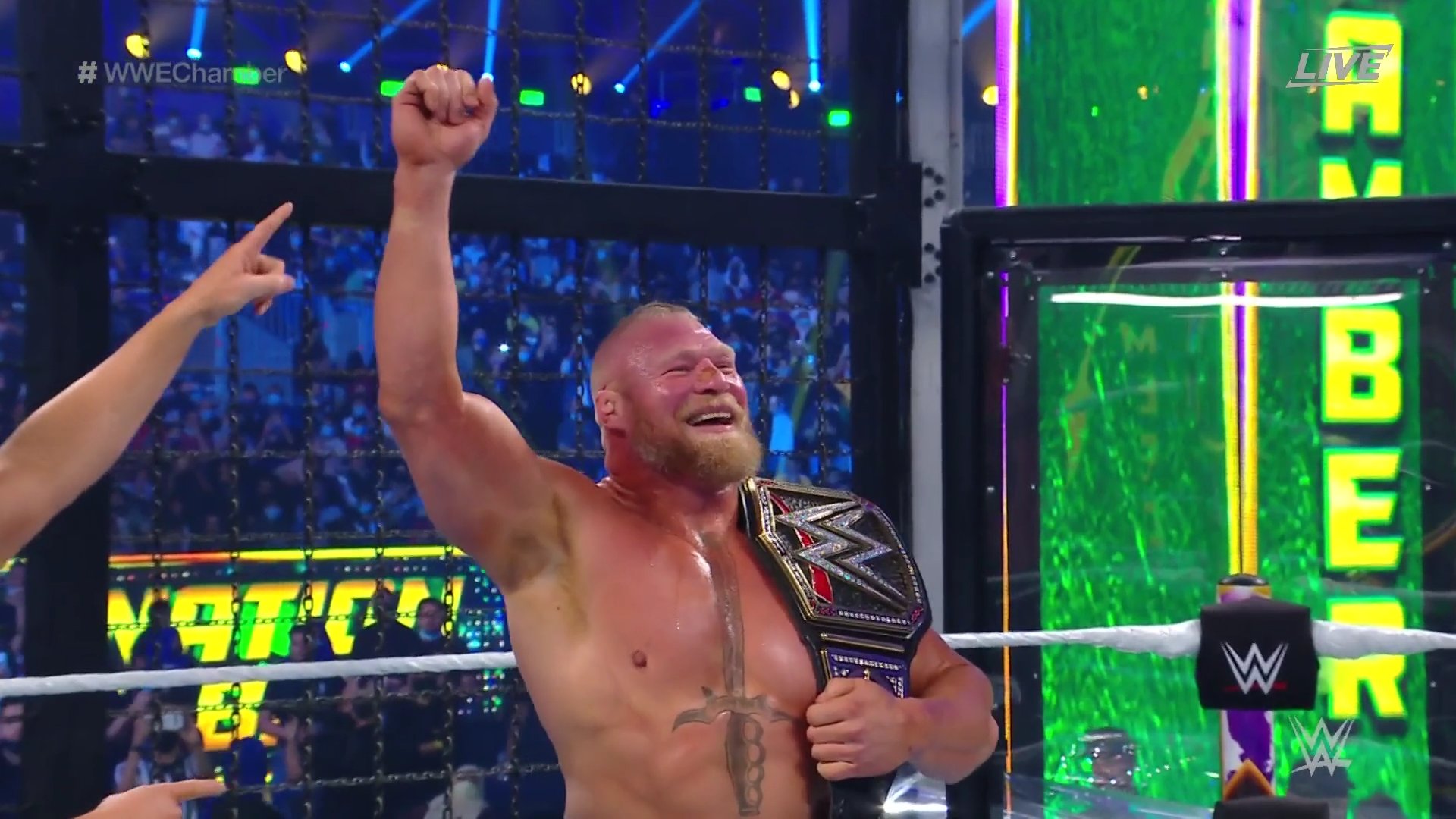 Brock Lesnar volvió a conquistar el título de WWE en Elimination Chamber