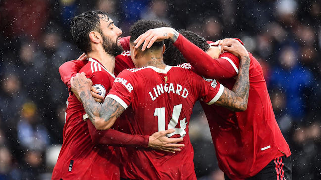 Manchester United se afirmó en la Premier con sufrido triunfo sobre el Leeds de Marcelo Bielsa