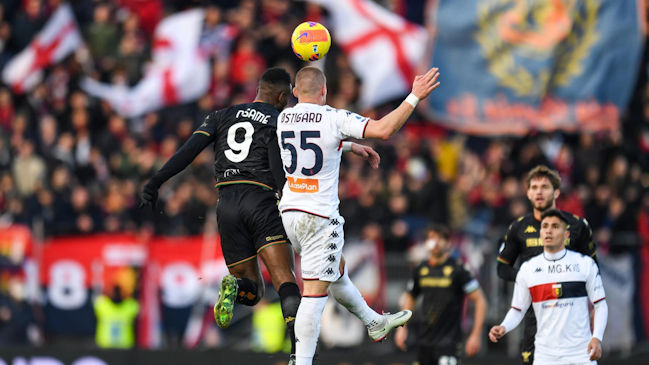 Genoa contó con Pablo Galdames en cancha en reñido empate con Venezia en la Serie A