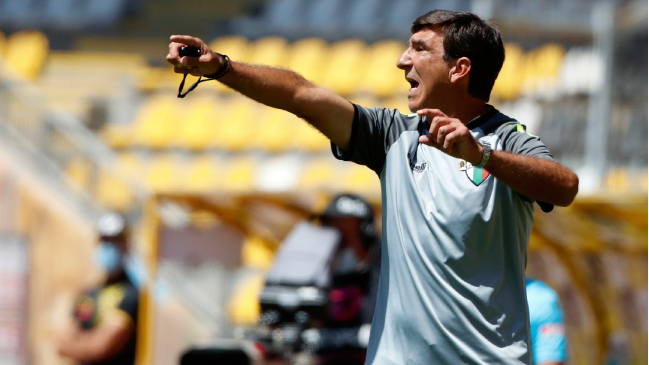 Gustavo Costas durísimo con el árbitraje: Faltaba que vayan a cabecear