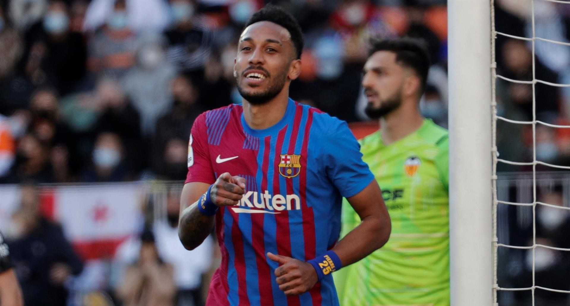 Un pragmático Barcelona volvió al triunfo tras golear a Valencia en La Liga