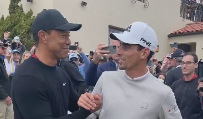 ¡Gigante! El festejo de Joaquín Niemann con Tiger Woods tras ganar The Genesis Invitational