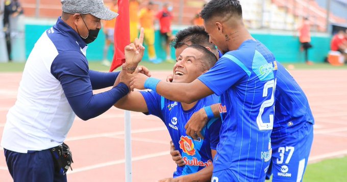 Jugador peruano enterneció las redes sociales al dedicarle gol a su fallecido perro