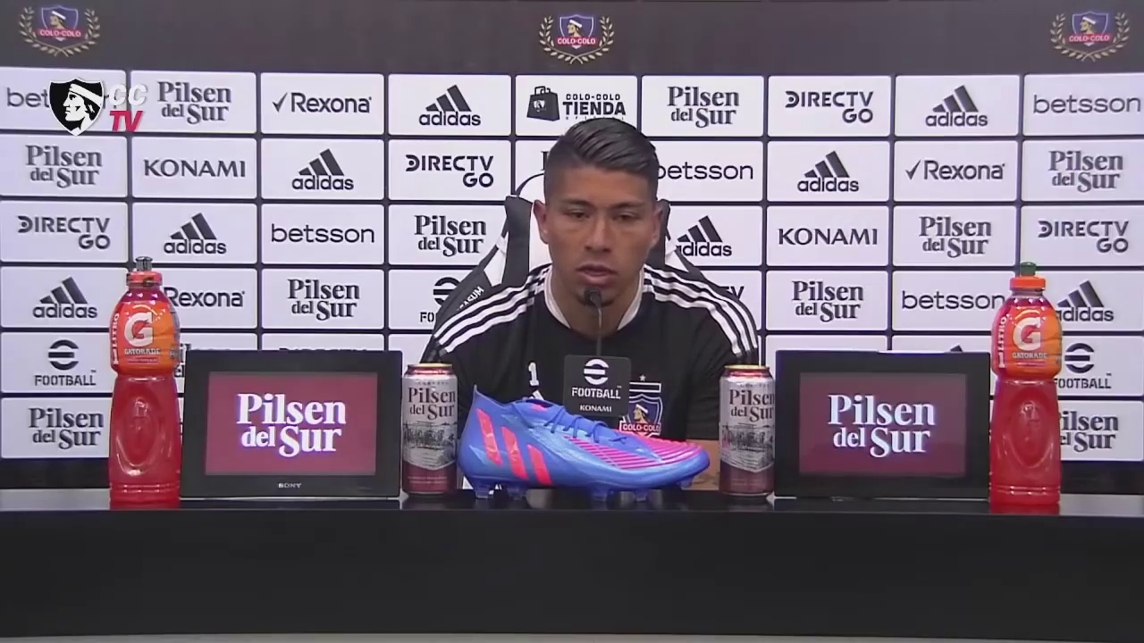 Brayan Cortés expresó las condolencias de Colo Colo a Carlos Caszely y a su familia