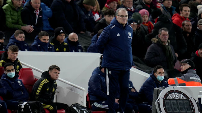 Bielsa mostró su pesar tras derrota ante Liverpool: Estamos peleando el descenso y me preocupa