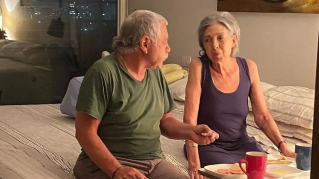 Carlos Caszely en el funeral de su esposa: Nos tomamos de la mano y nunca nos soltamos