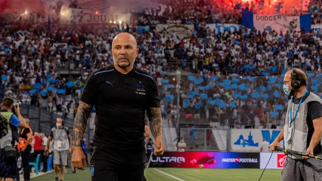 Acto de Fair Play impactó a Sampaoli: Jugador hizo un gol con la mano y se lo advirtió al árbitro