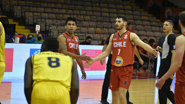 Chile se impuso a Colombia y mantuvo sus opciones por clasificar al Mundial de baloncesto