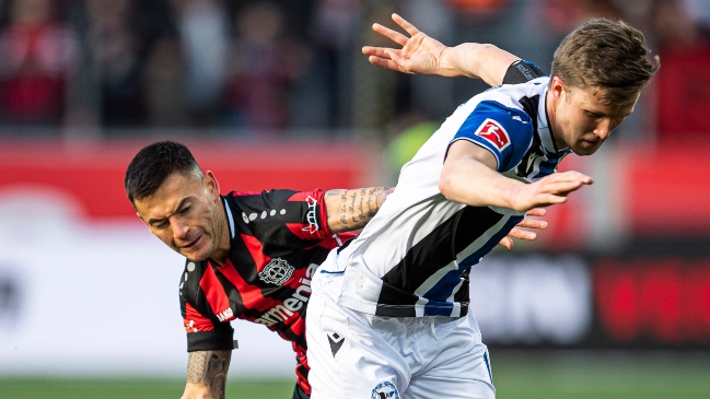 Charles Aránguiz fue parte de contundente triunfo de Leverkusen ante Arminia