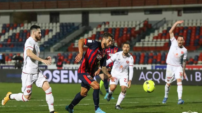 Joaquín Larrivey marcó su primer gol por Cosenza en la Serie B italiana