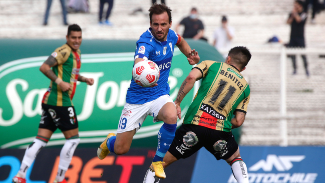 Universidad Católica buscará alejarse en la cima ante el invicto Palestino en La Cisterna
