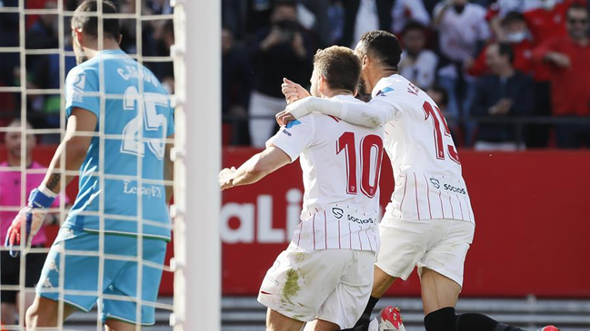 Sevilla frenó a Real Betis en el retorno de Claudio Bravo a la titularidad