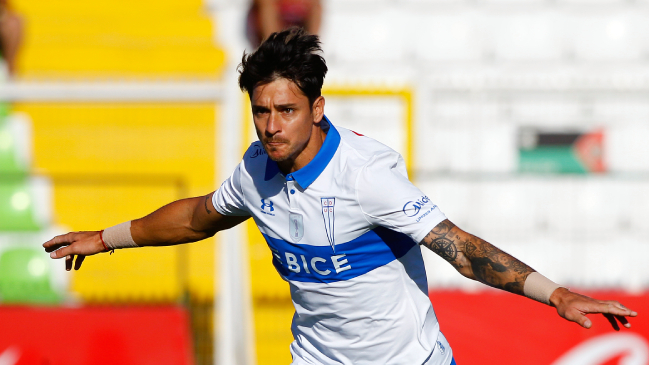 Fernando Zampedri adelantó a la UC con penal que se tuvo que repetir