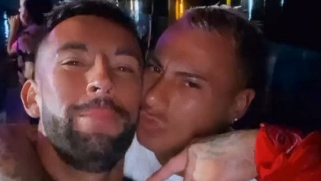 Polémica: Mauricio Isla se perdió partido de Flamengo por gripe, pero se fue de fiesta con Eduardo Vargas