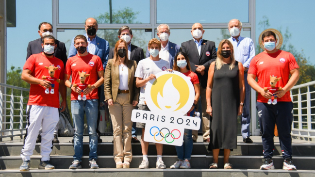 Diez deportistas del Team Chile recibieron becas para los Juegos Olímpicos de París 2024