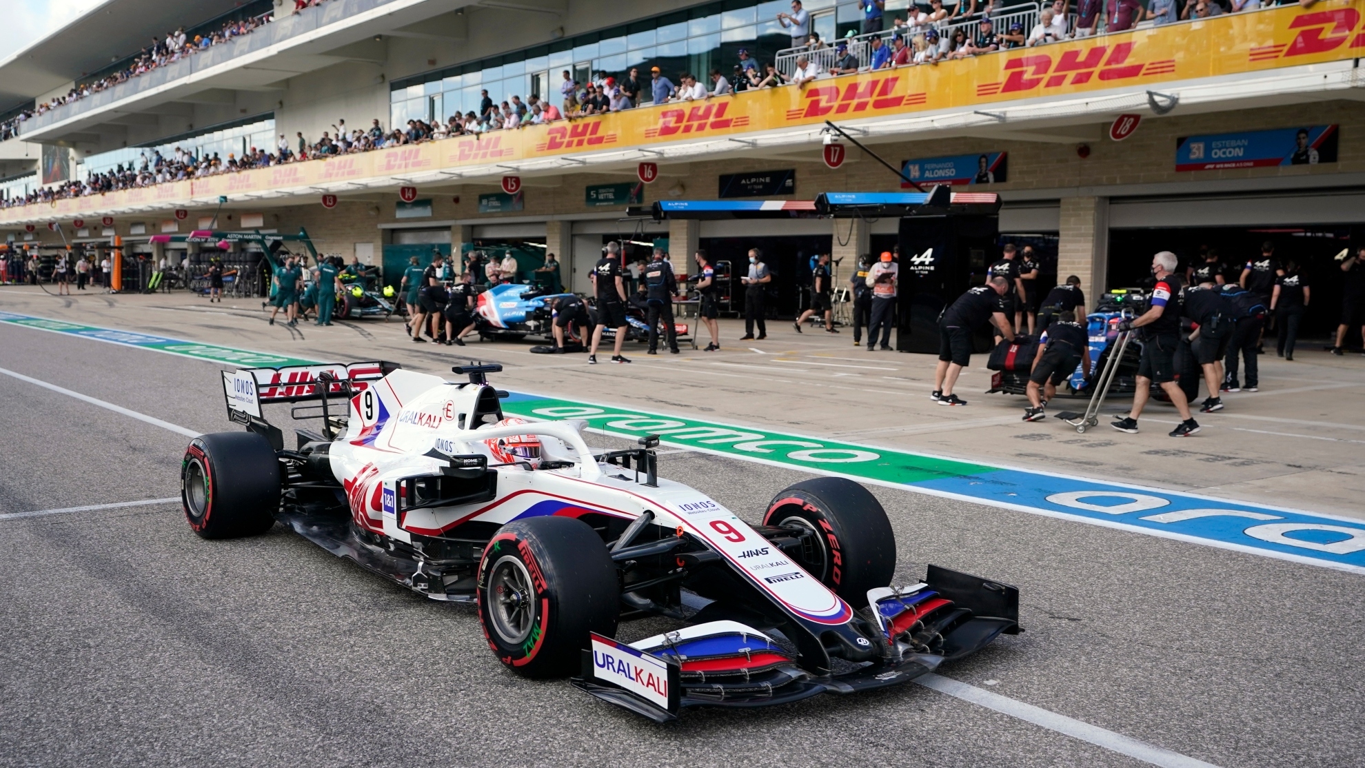 La FIA permitirá correr a pilotos rusos, pero sin bandera ni símbolos