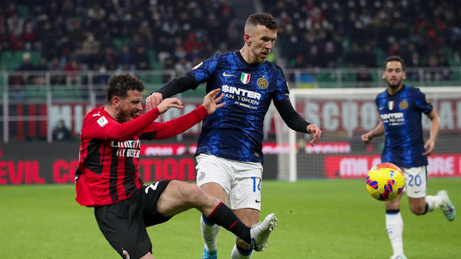Inter de Alexis y Vidal protagonizó discreto empate con Milan que dejó abierta su llave en Copa Italia