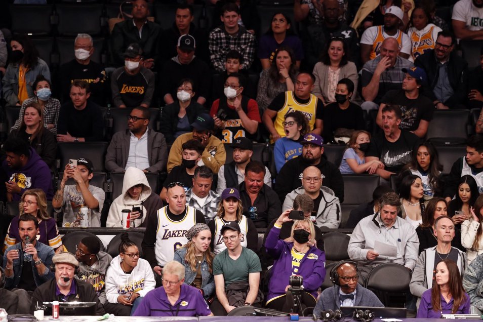 Dallas y Doncic le propinaron otro duro golpe a los Lakers en la NBA