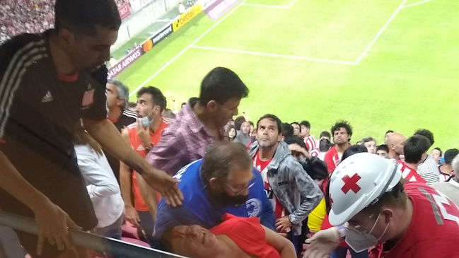 Hinchas de Audax fueron acusados de agredir a los de Estudiantes en el Estadio UNO de La Plata