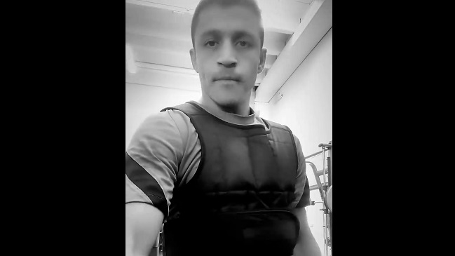 Alexis dio cuenta de exigente sesión de trabajos en gimnasio