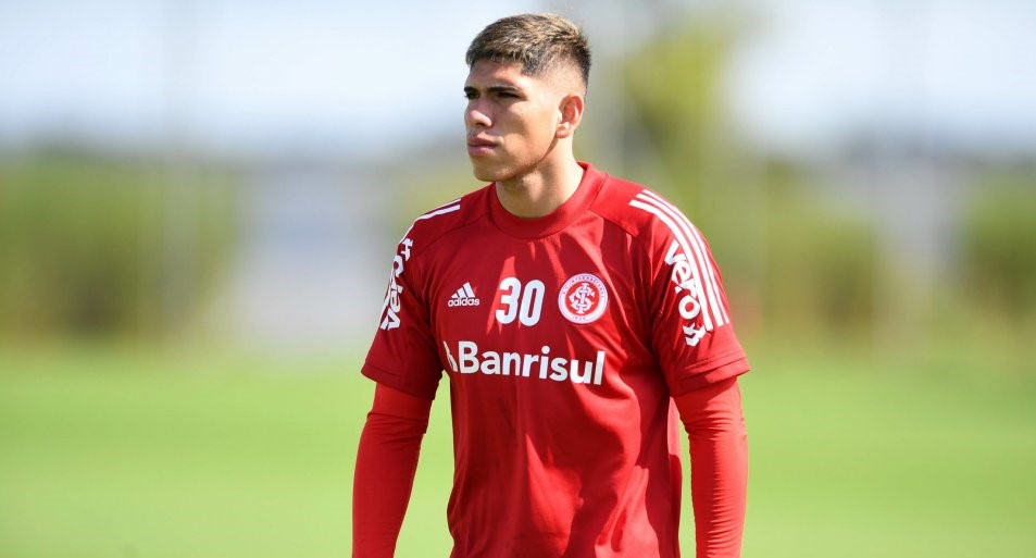 Medio brasileño aseguró que Carlos Palacios no es considerado en Inter de Porto Alegre por sobrepeso