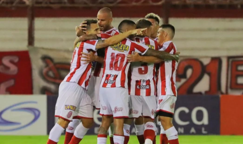 Pablo Mouche fue figura en el triunfo de Barracas Central sobre Aldosivi en la liga argentina