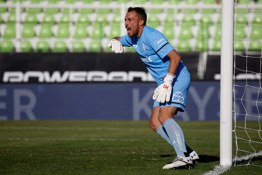 Con cambio en la zaga: La alineación que prepara la UC para visitar a Cobresal