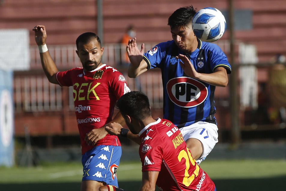Rodrigo Piñeiro marcó el gol de la victoria de Unión Española y fue expulsado