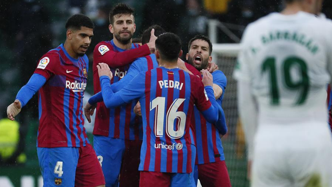 Elche de Enzo Roco no aguantó su ventaja y cayó frente a Barcelona