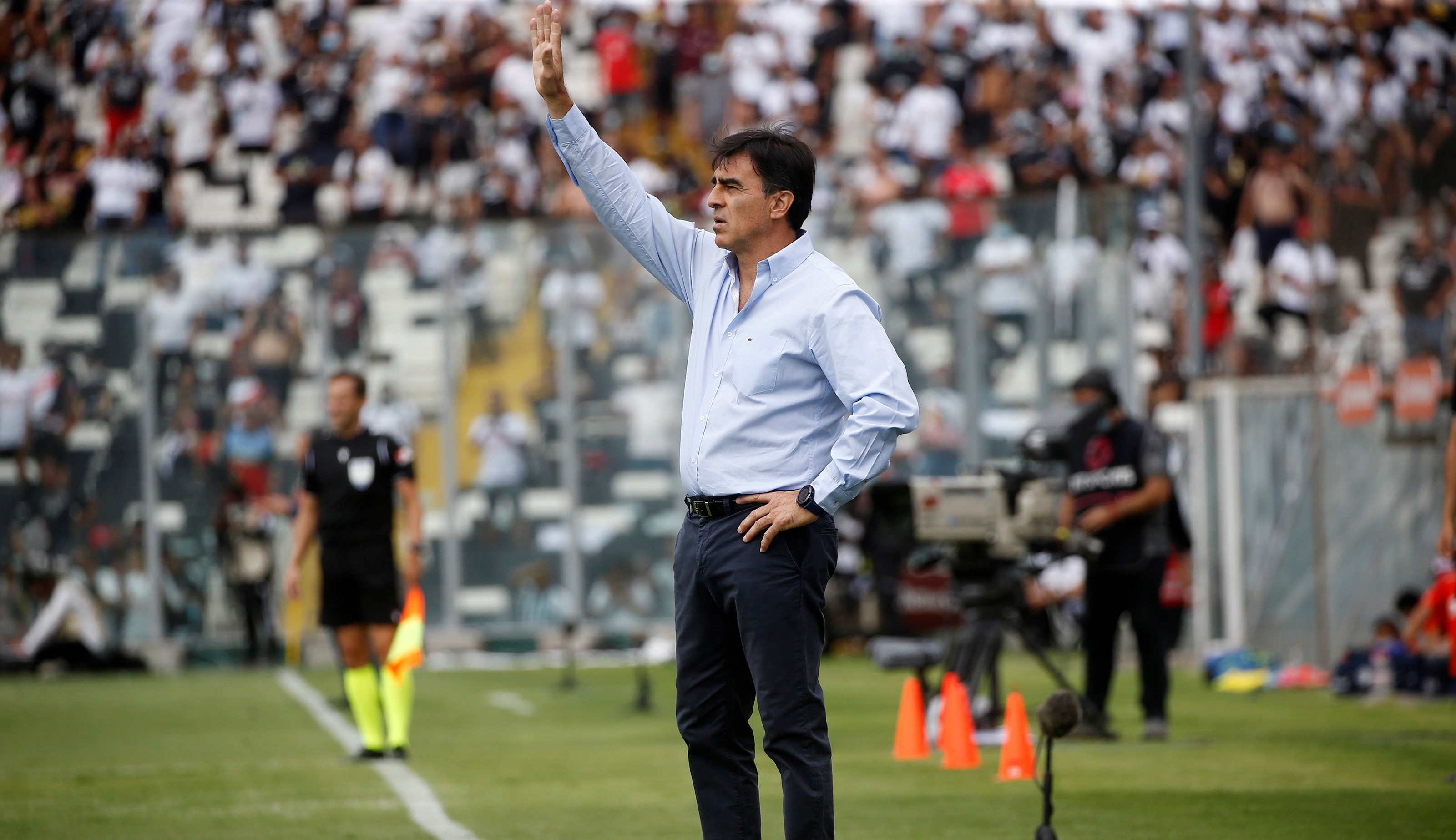 Quinteros destacó confianza que entregó a Costa, Solari y Gil en el clásico: Fueron fundamentales