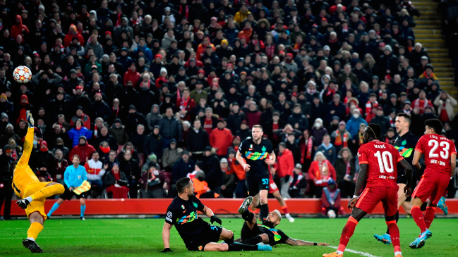 Prensa colombiana alucinó con la acción de Vidal que evitó gol de Luis Díaz: El grito que nos ahogó