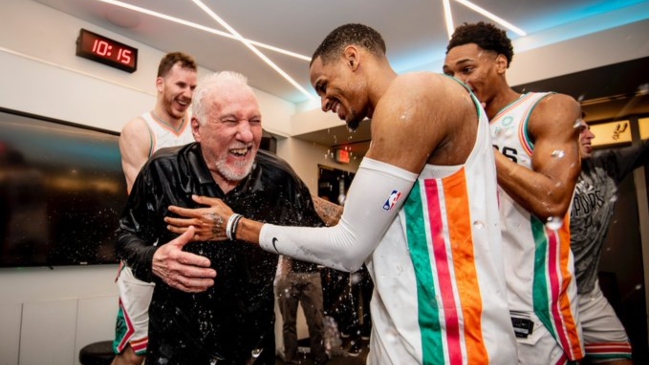 Gregg Popovich hizo historia al convertirse en el técnico con más victorias en la NBA