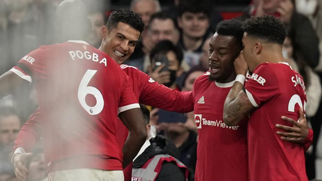 Cristiano Ronaldo comandó la victoria que dejó a Manchester United en puestos de Champions League