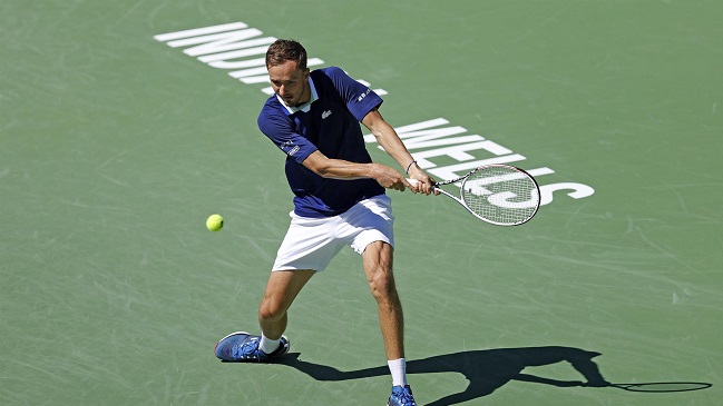Medvedev arrolló al checo Machac en su estreno como número 1 de la ATP